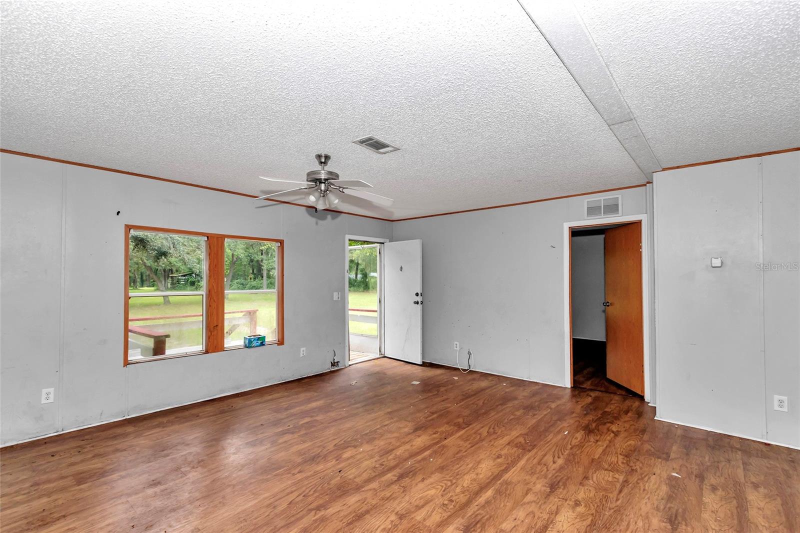 Image 42 of 65 For 476 117th Court