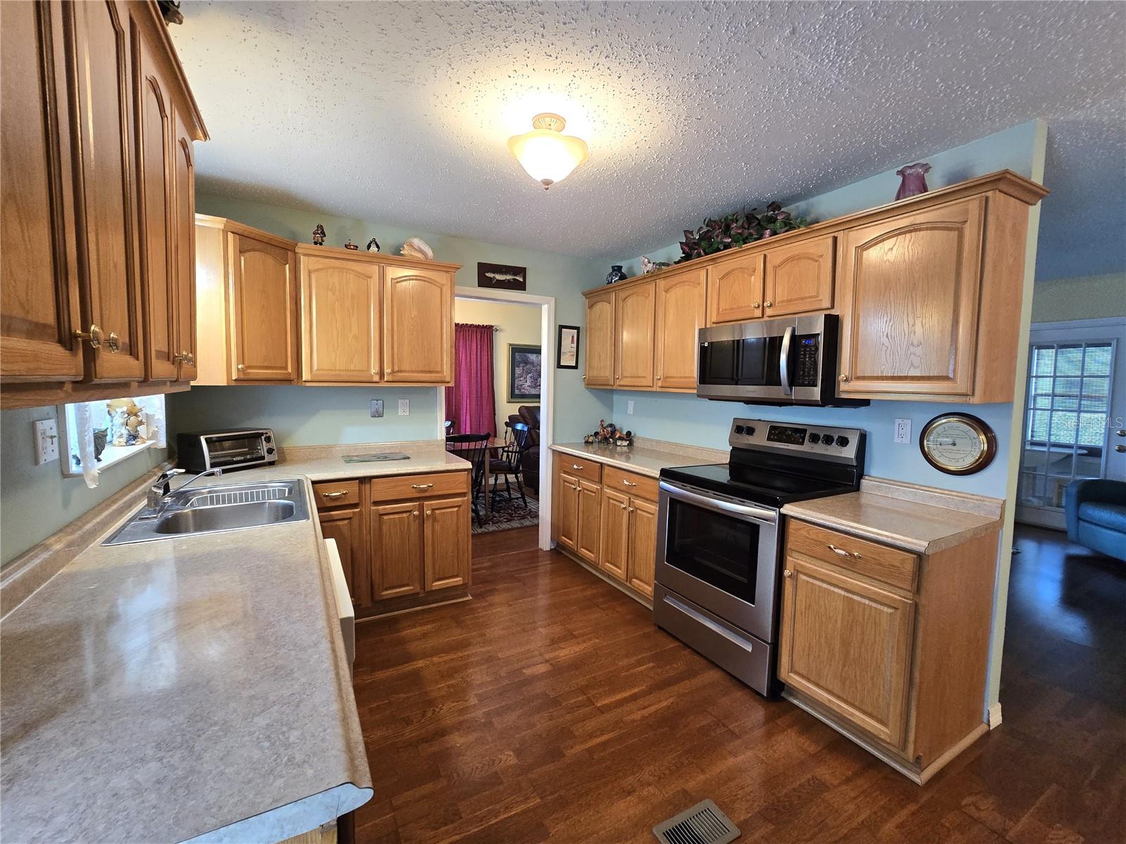 Image 10 of 28 For 5206 Poinciana Circle