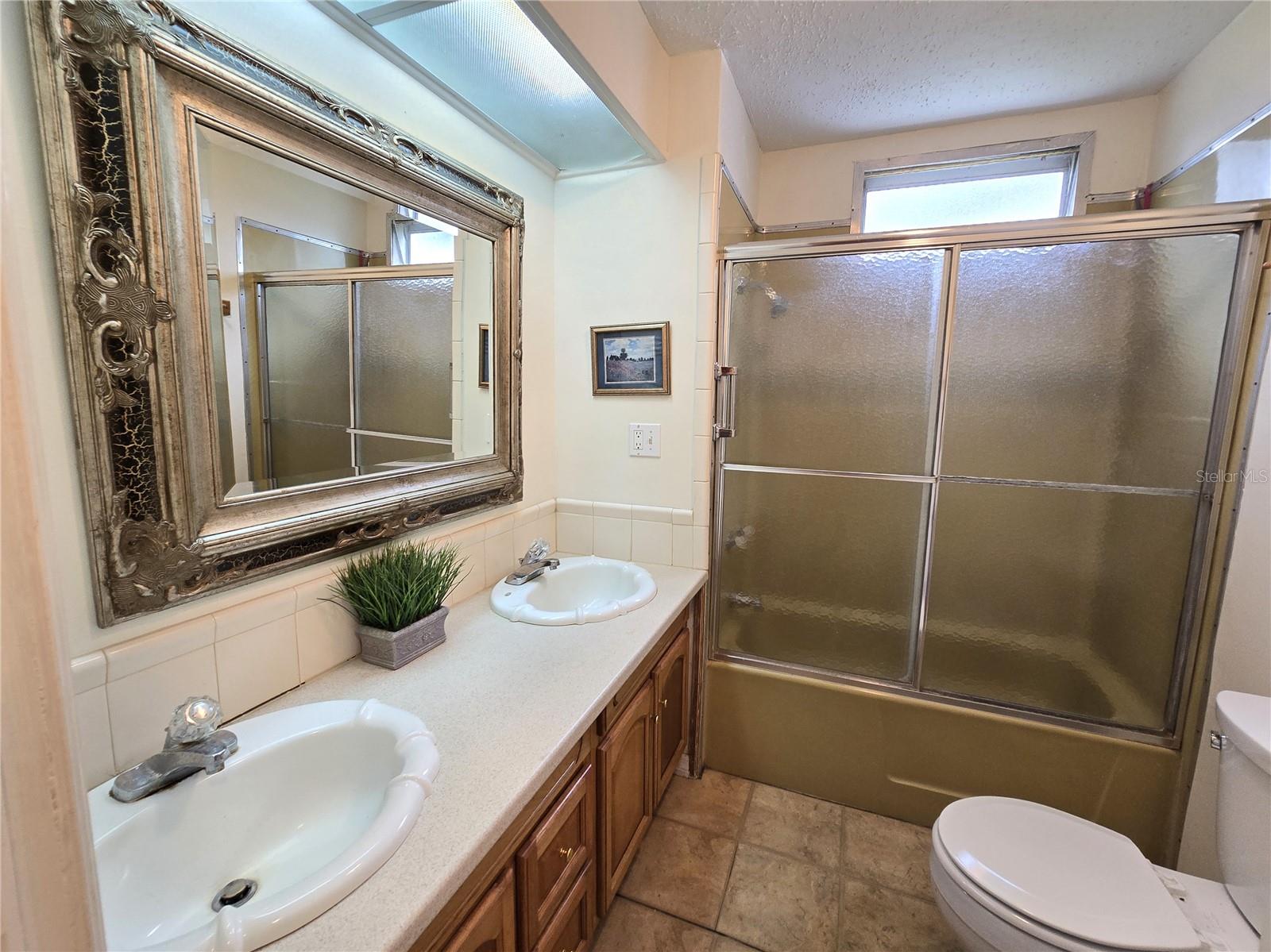Image 22 of 28 For 5206 Poinciana Circle