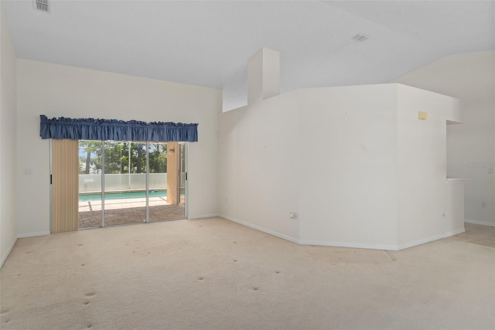 Listing photo id 2 for 14517 Pimberton Drive