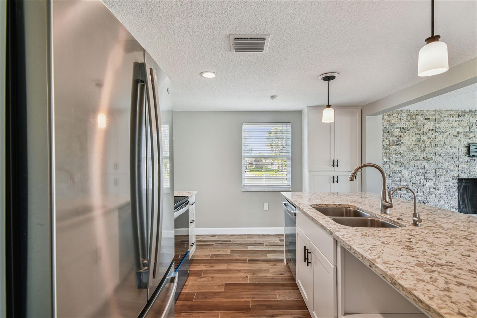 Image 11 of 93 For 13727 Coco Avenue
