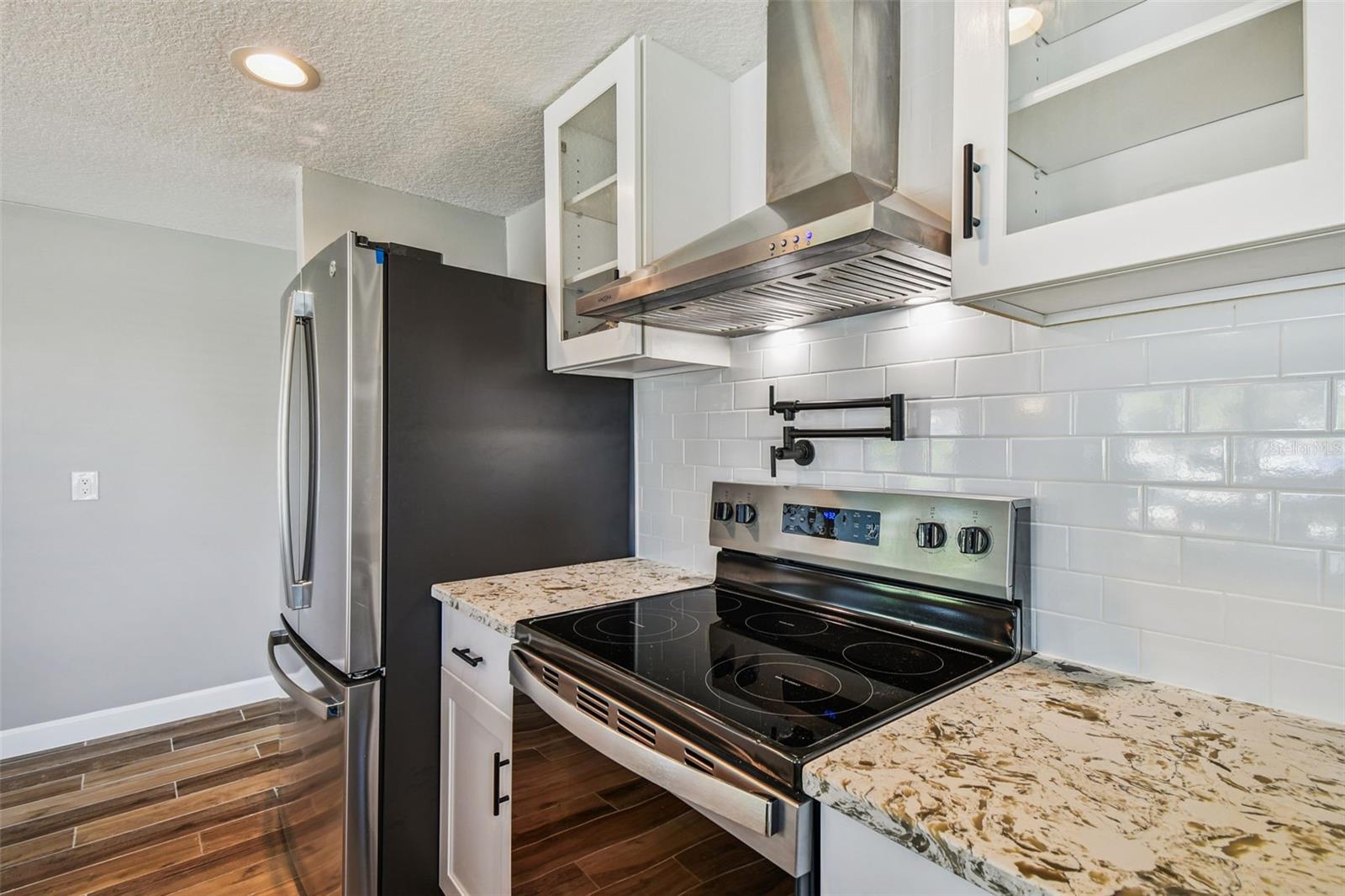 Image 14 of 93 For 13727 Coco Avenue