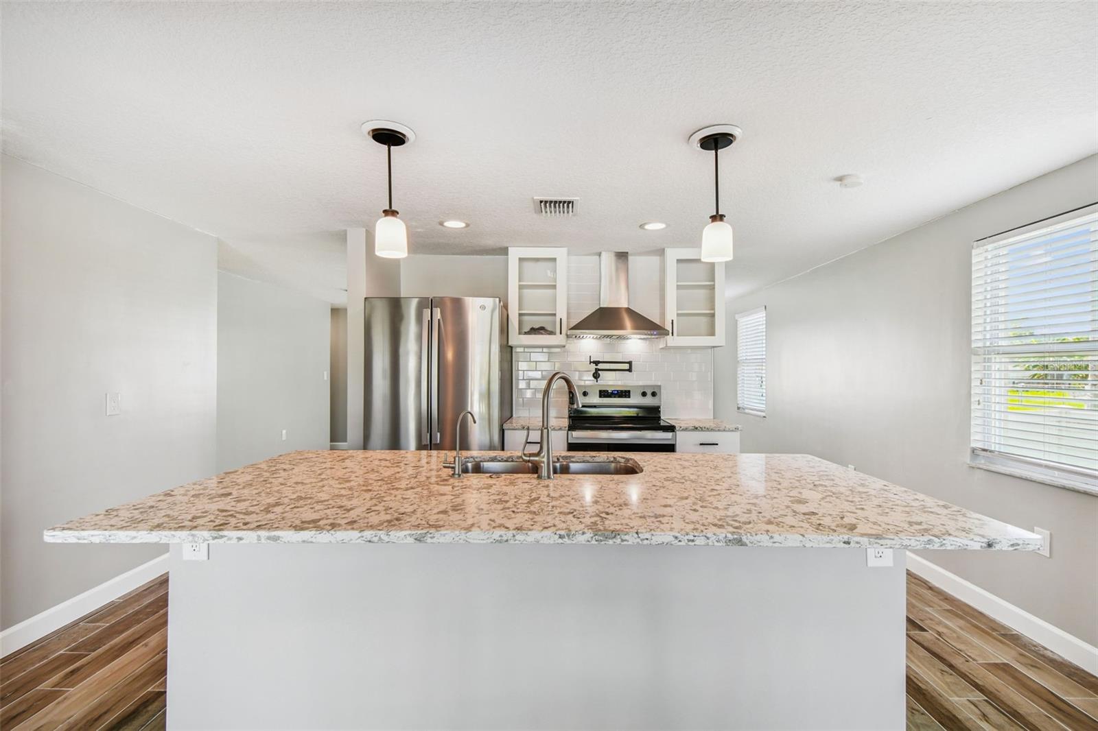 Image 16 of 93 For 13727 Coco Avenue
