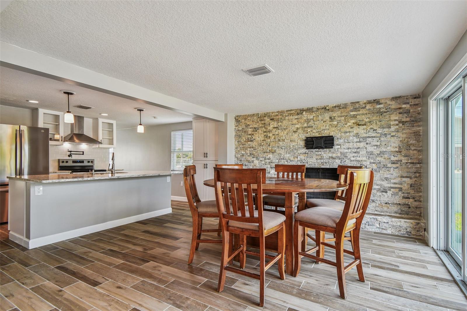 Image 19 of 93 For 13727 Coco Avenue