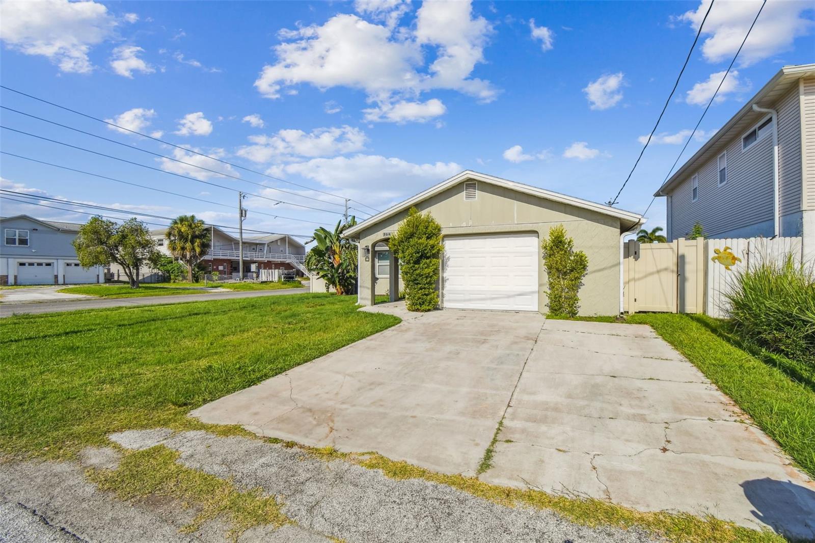 Image 2 of 93 For 13727 Coco Avenue