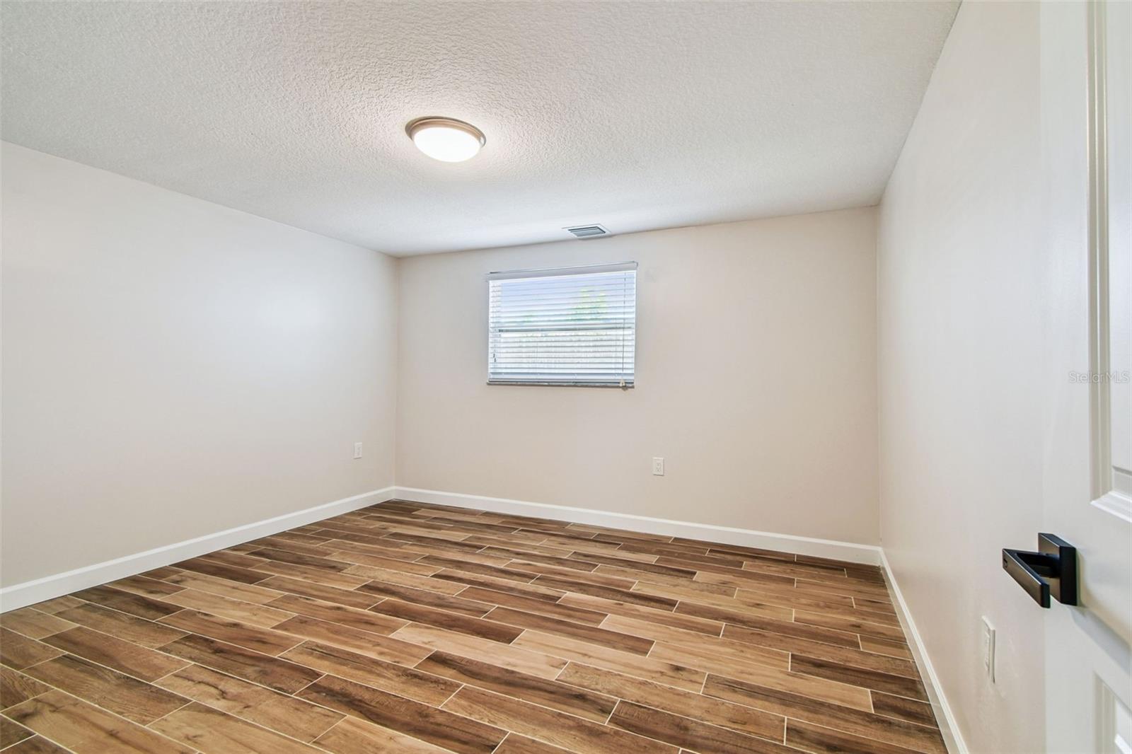 Image 34 of 93 For 13727 Coco Avenue