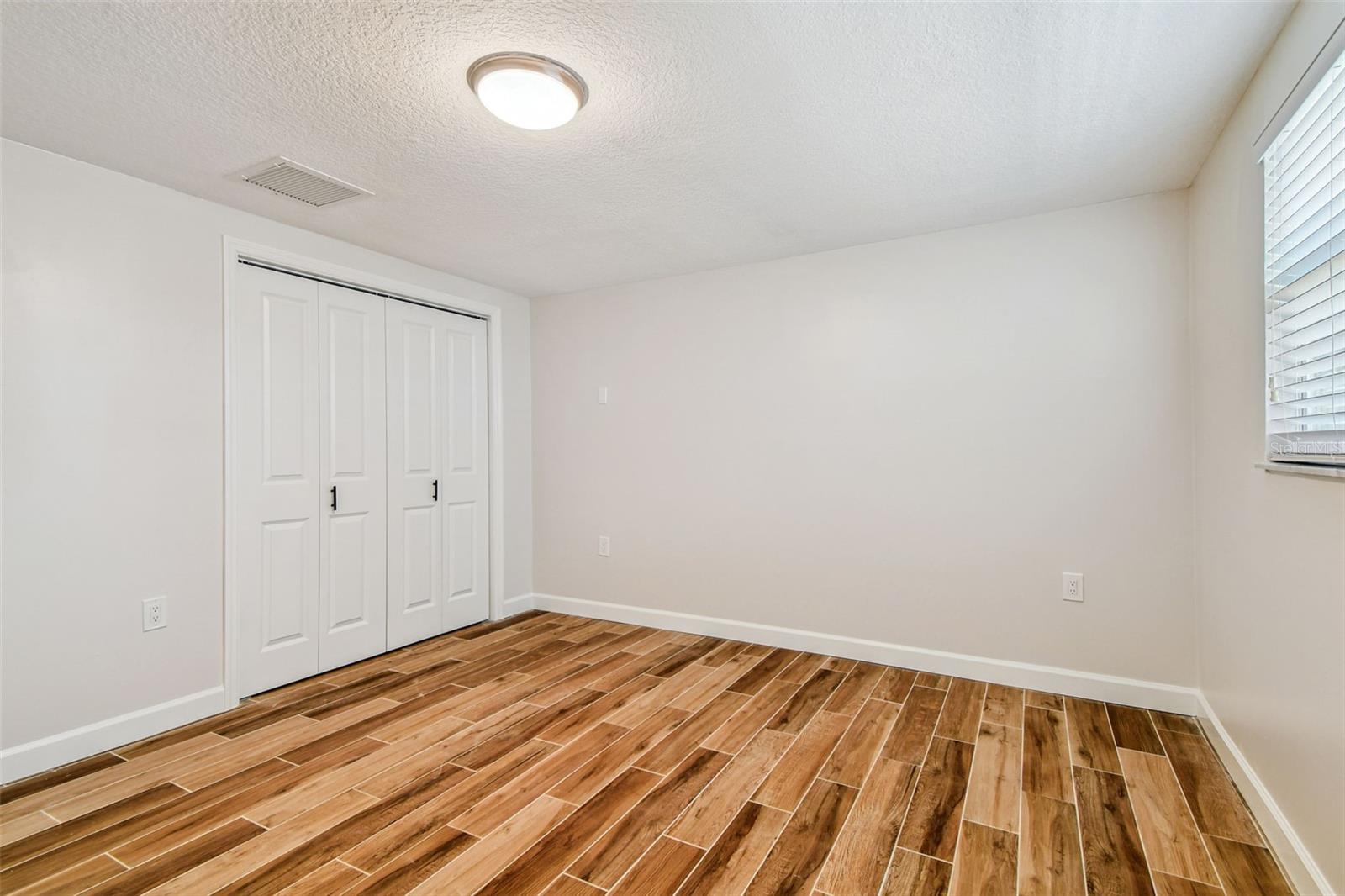 Image 35 of 93 For 13727 Coco Avenue