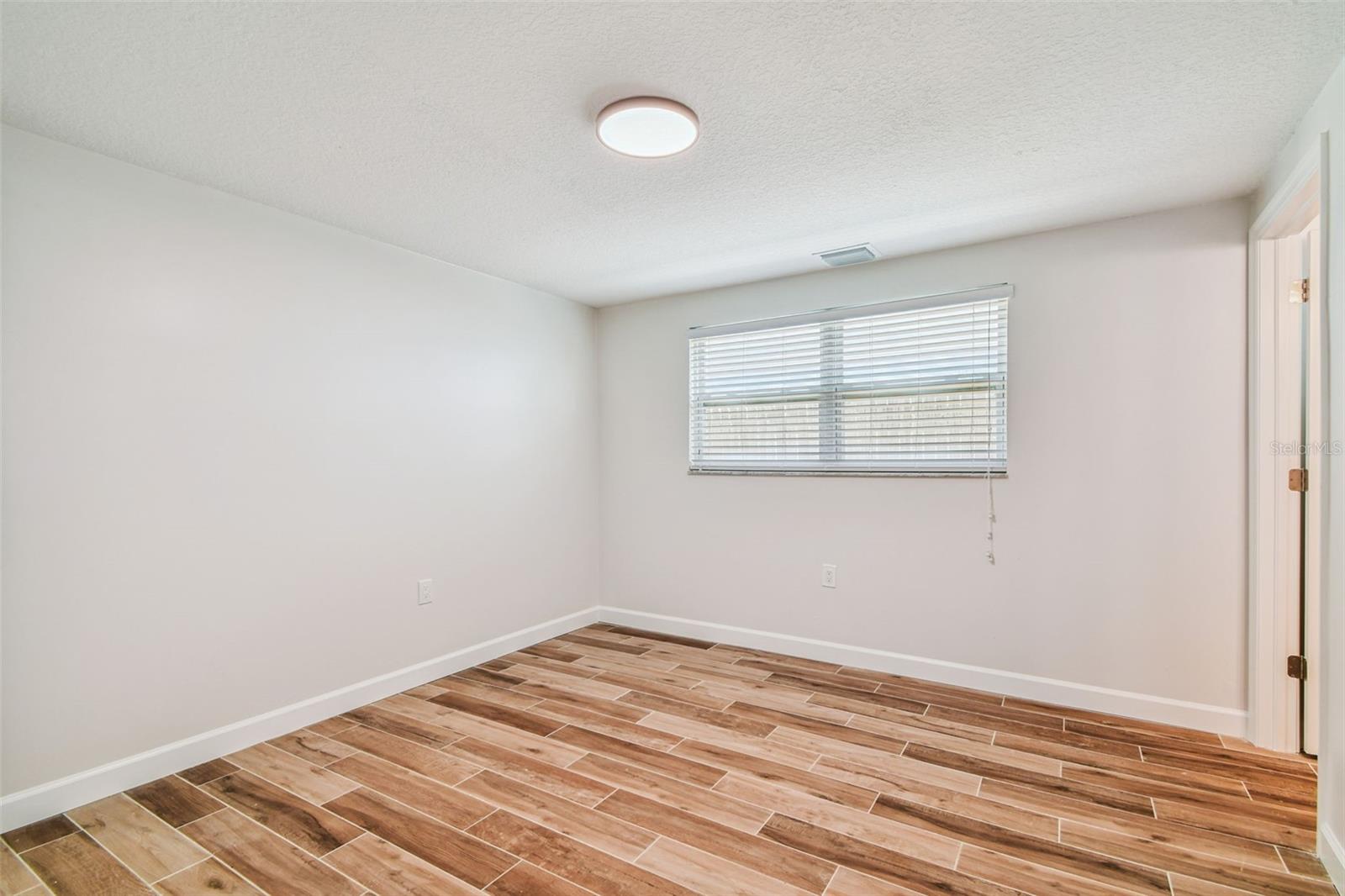 Image 41 of 93 For 13727 Coco Avenue