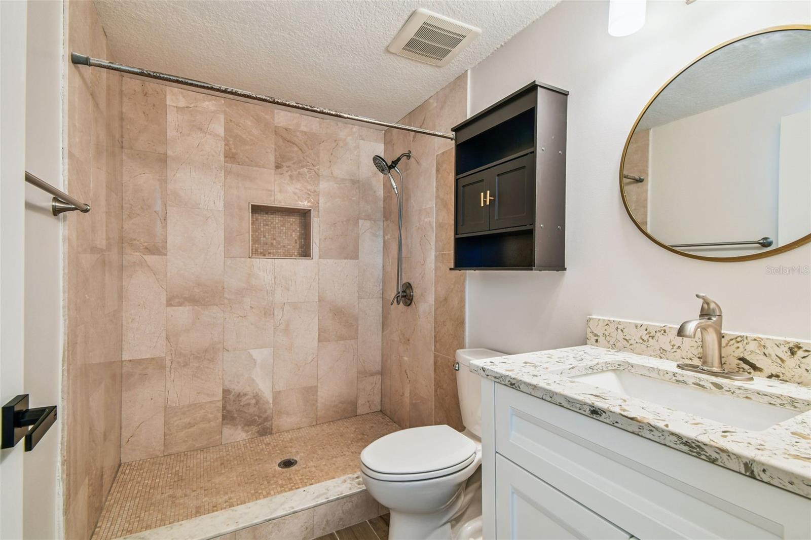 Image 42 of 93 For 13727 Coco Avenue
