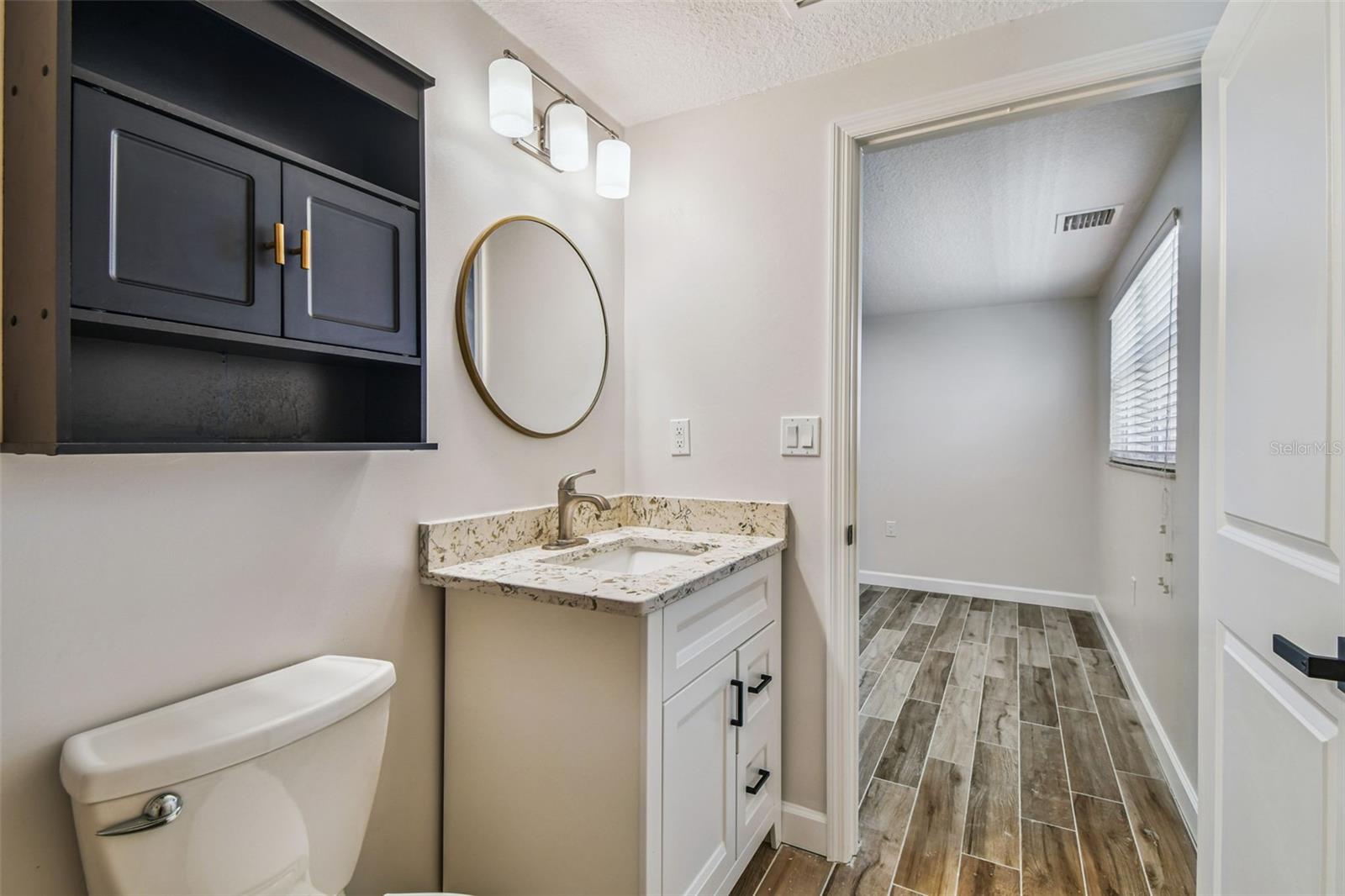 Image 44 of 93 For 13727 Coco Avenue