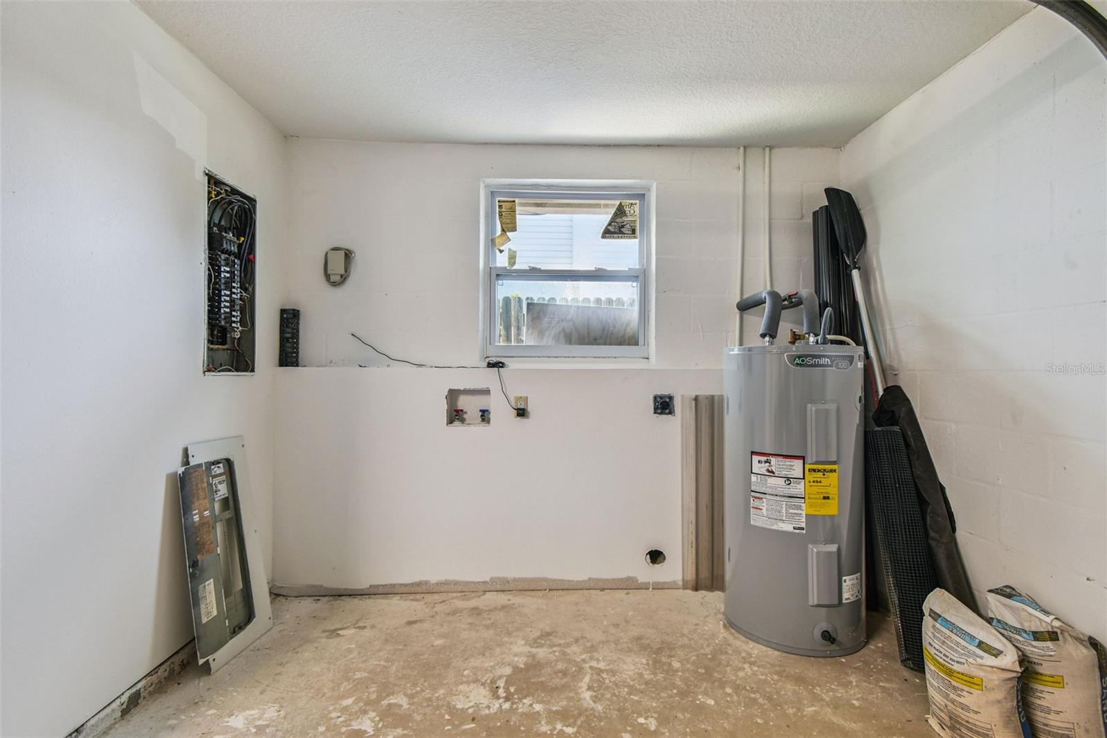 Image 46 of 93 For 13727 Coco Avenue