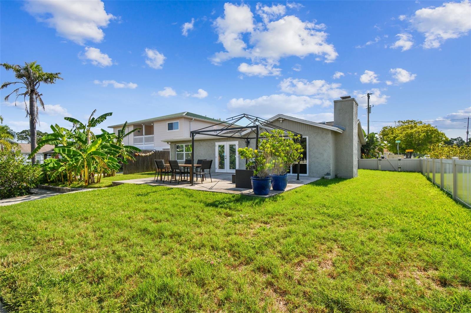 Image 53 of 93 For 13727 Coco Avenue