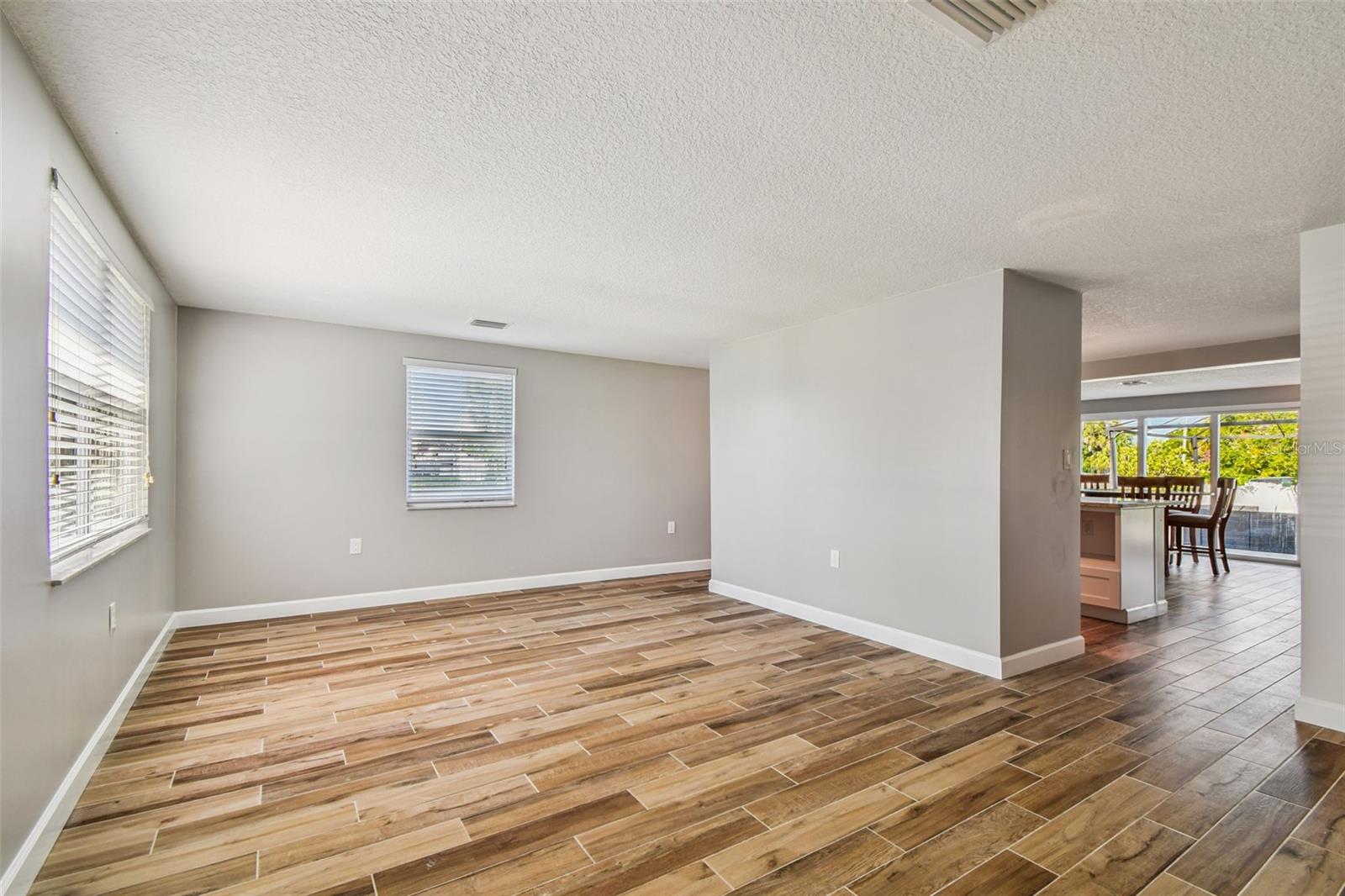 Image 6 of 93 For 13727 Coco Avenue