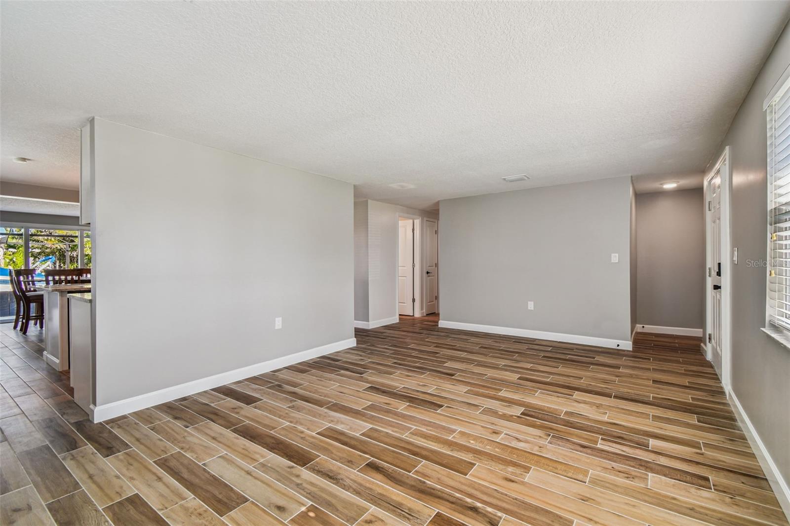 Image 7 of 93 For 13727 Coco Avenue
