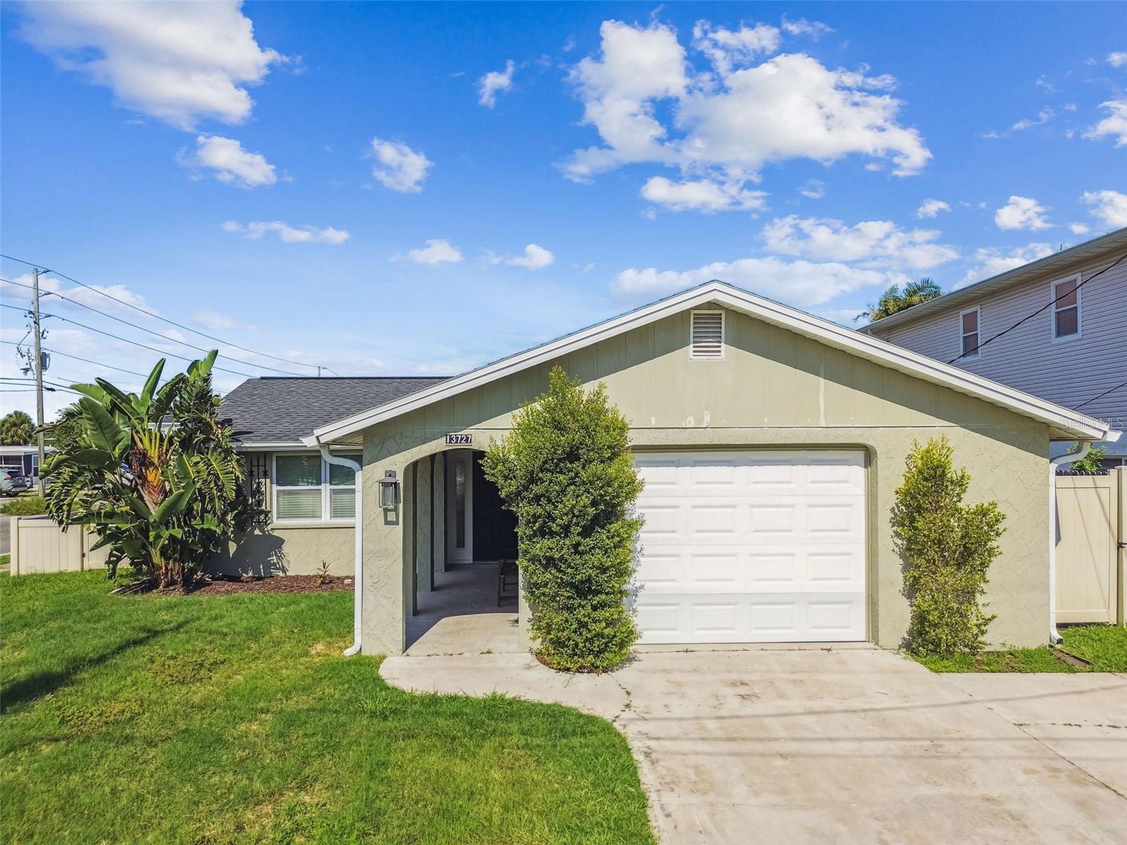 Image 78 of 93 For 13727 Coco Avenue