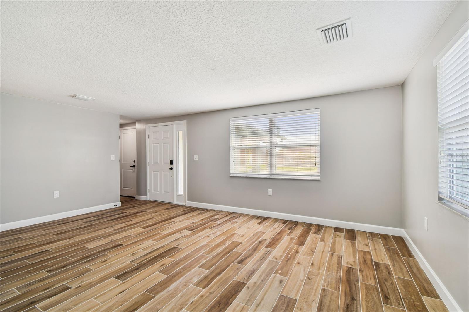 Image 8 of 93 For 13727 Coco Avenue