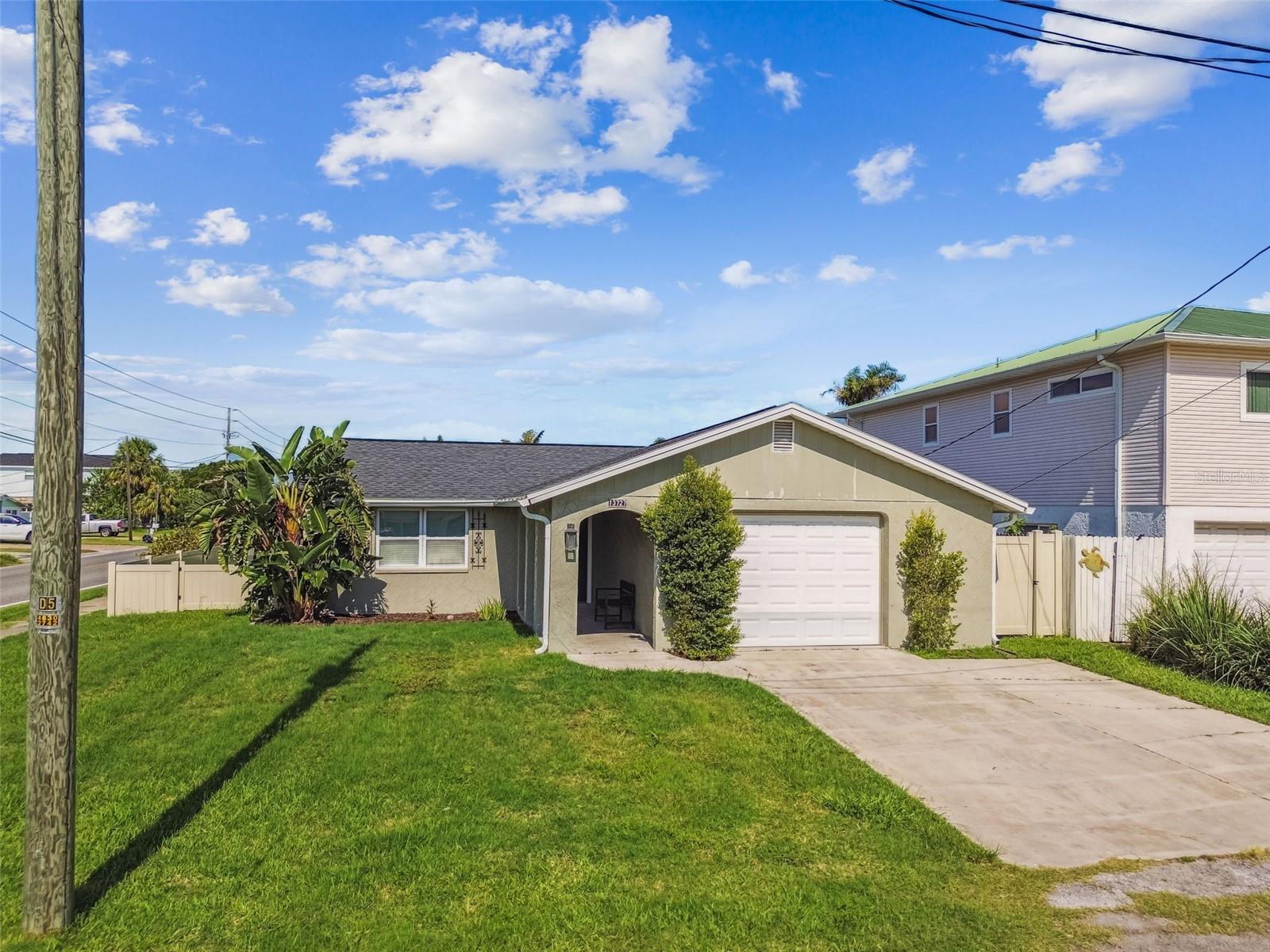 Image 80 of 93 For 13727 Coco Avenue