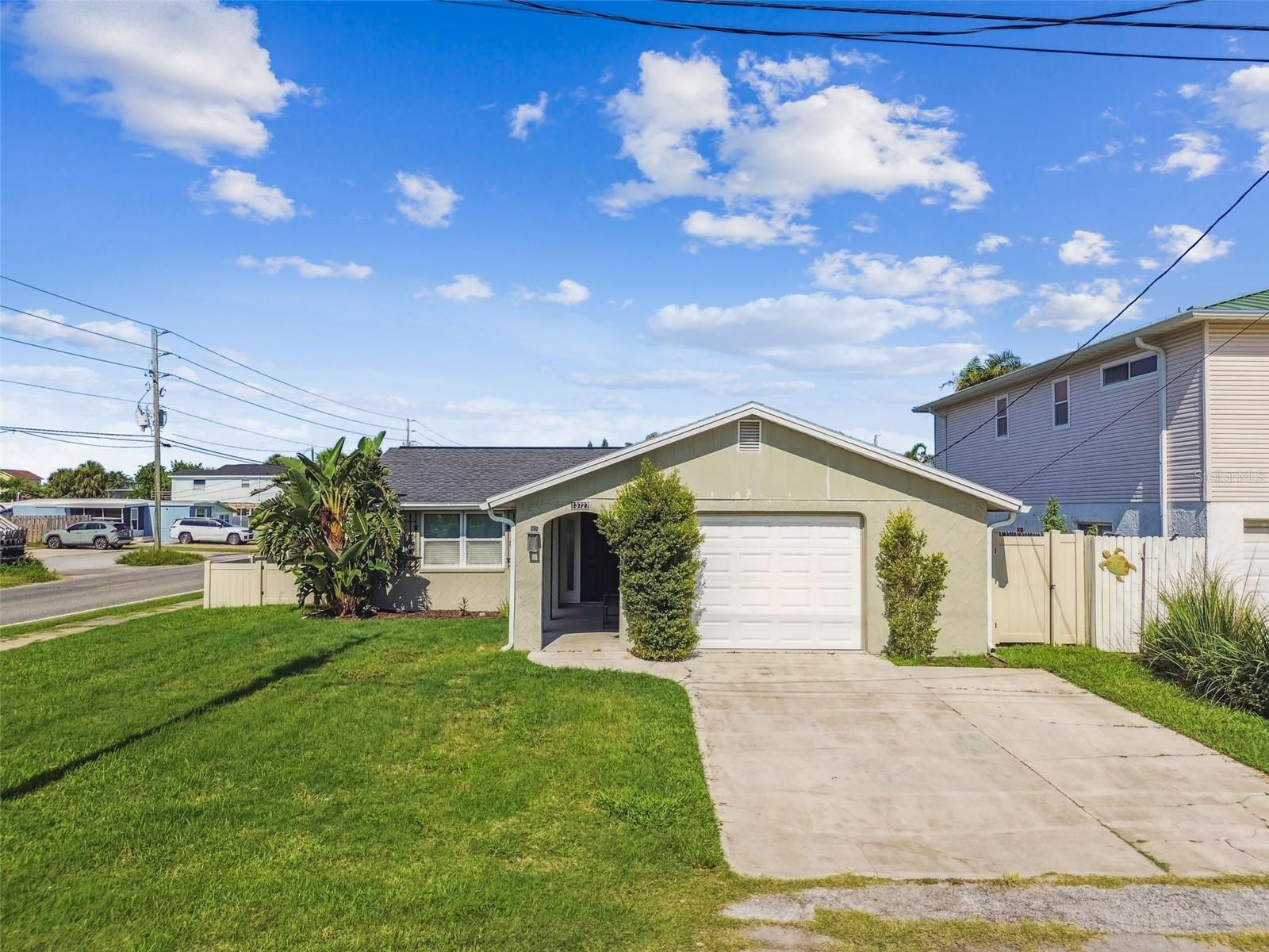 Image 81 of 93 For 13727 Coco Avenue