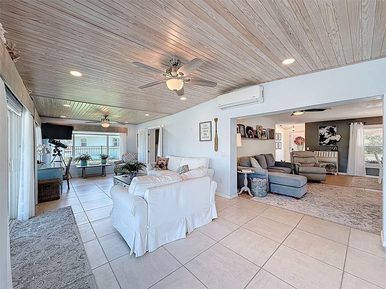 Listing photo id 8 for 12817 2nd Isle