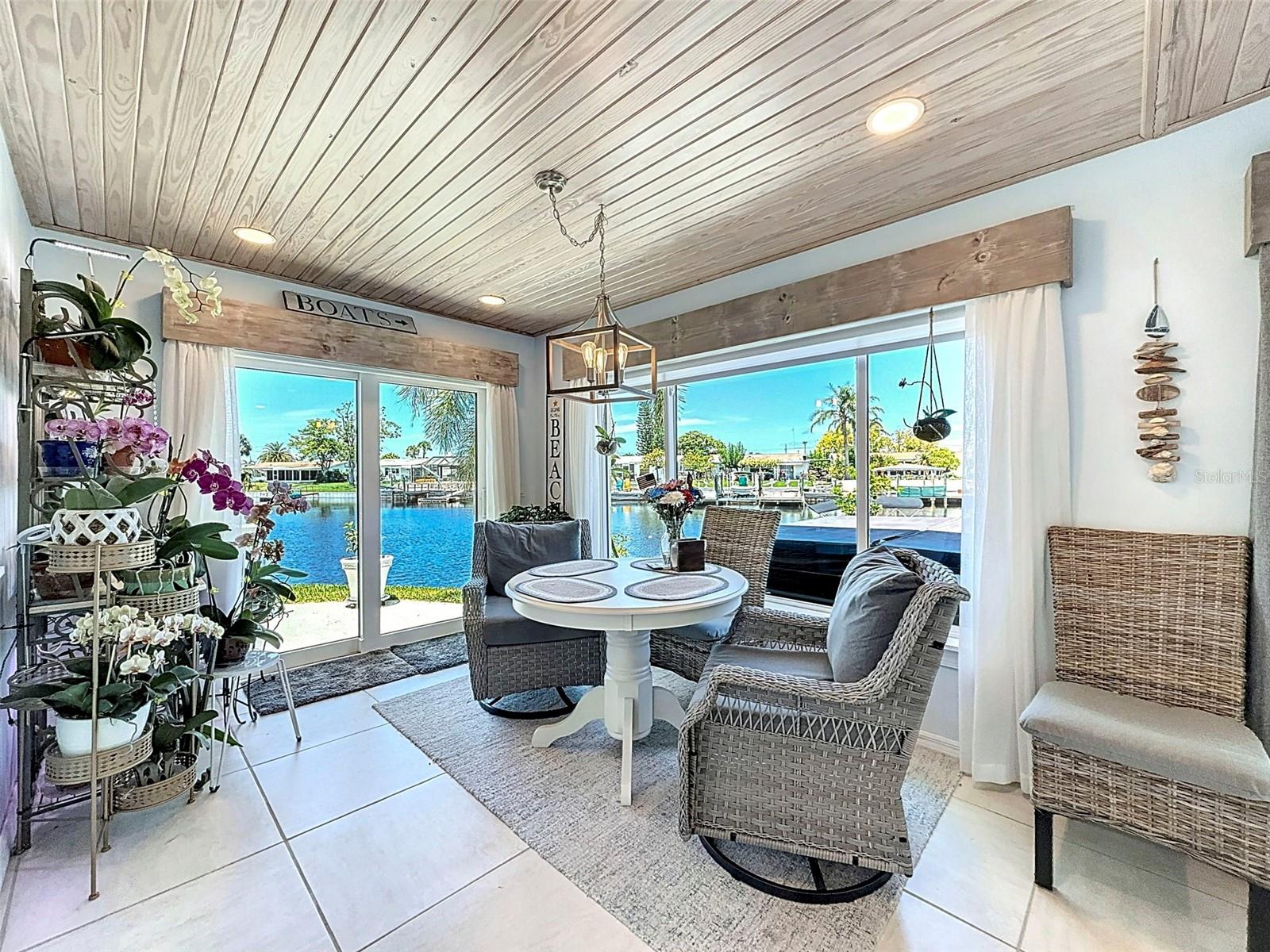 Listing photo id 10 for 12817 2nd Isle