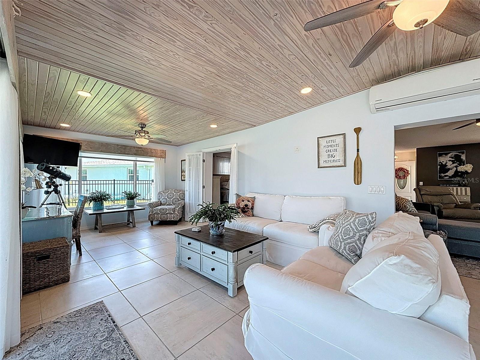 Listing photo id 13 for 12817 2nd Isle