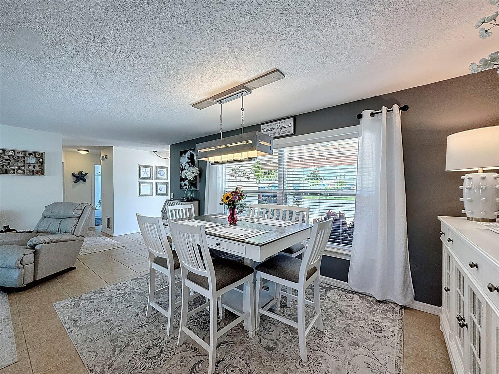 Listing photo id 23 for 12817 2nd Isle