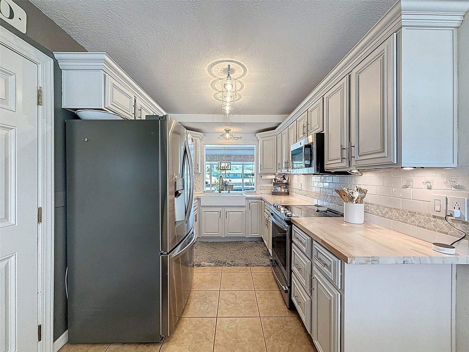 Listing photo id 24 for 12817 2nd Isle