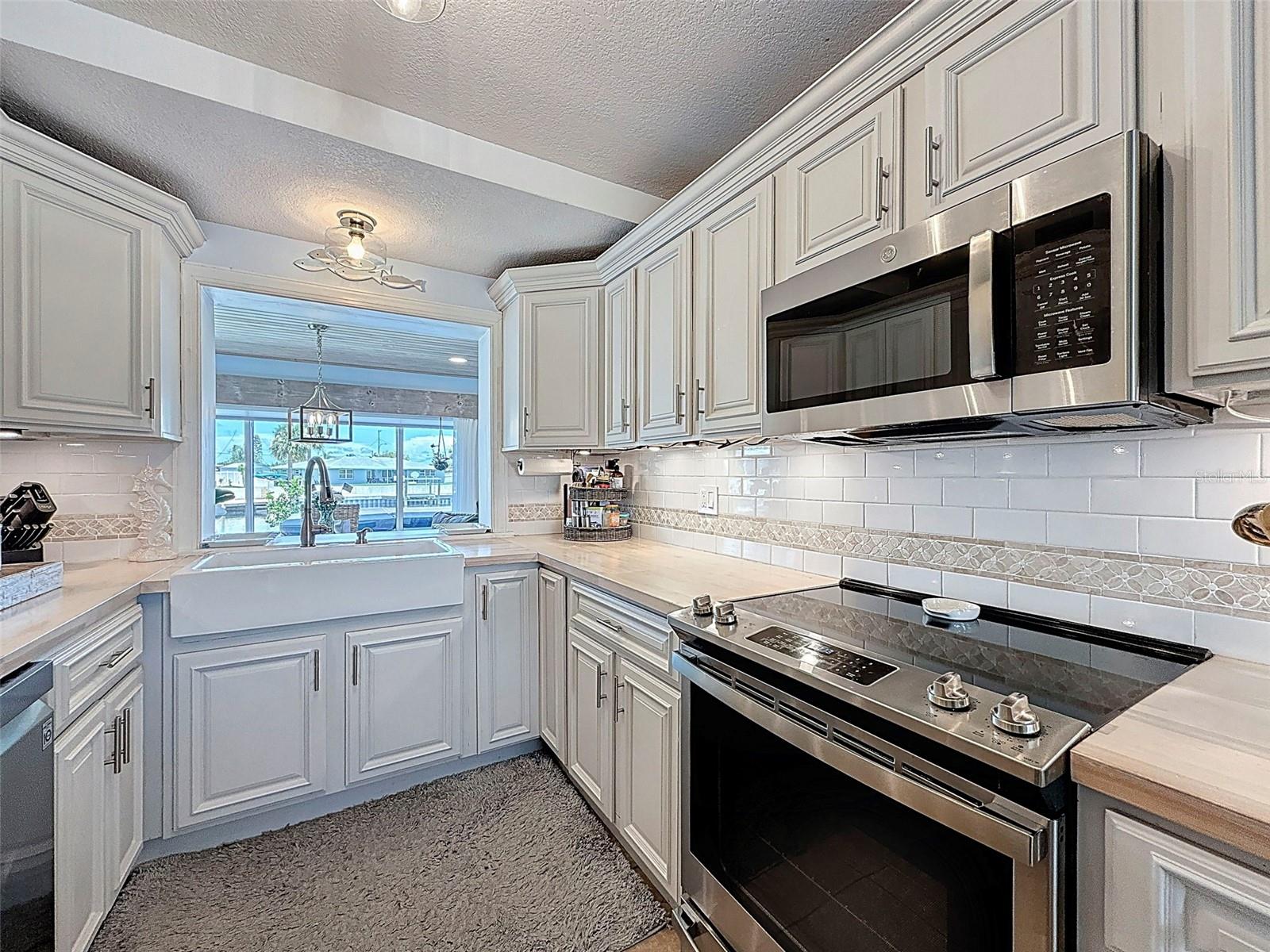 Listing photo id 25 for 12817 2nd Isle