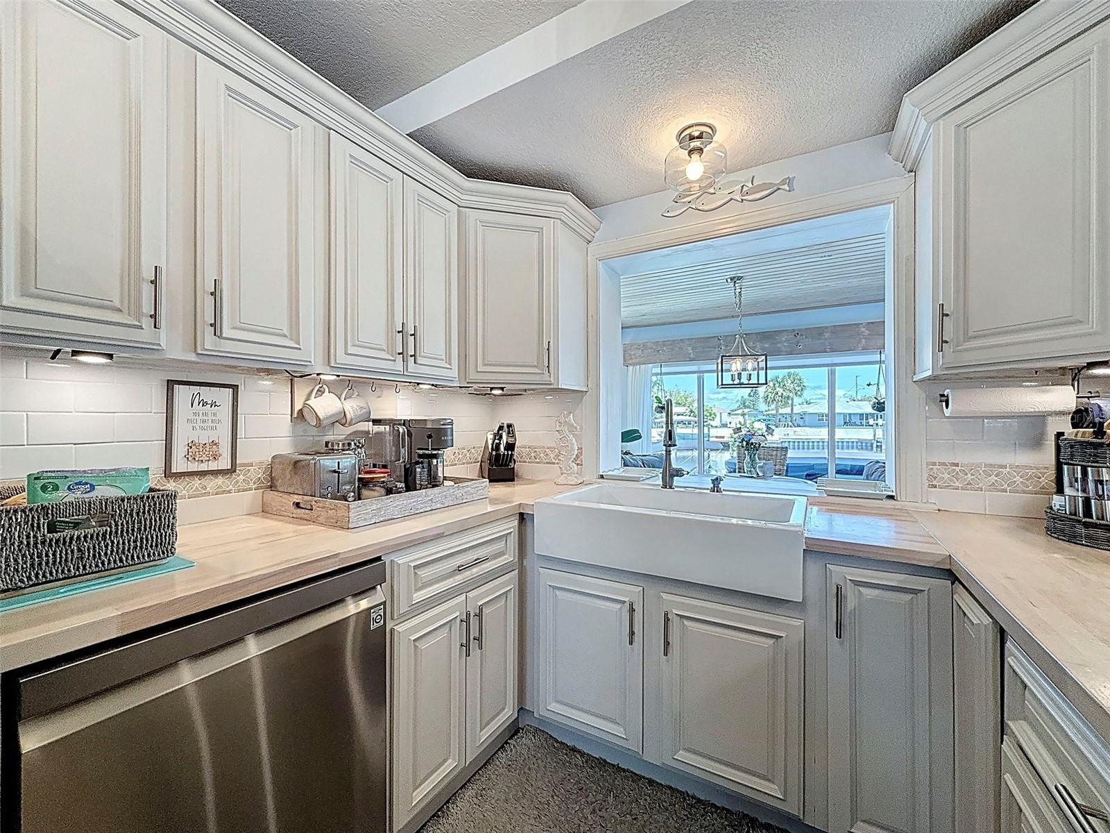 Listing photo id 26 for 12817 2nd Isle
