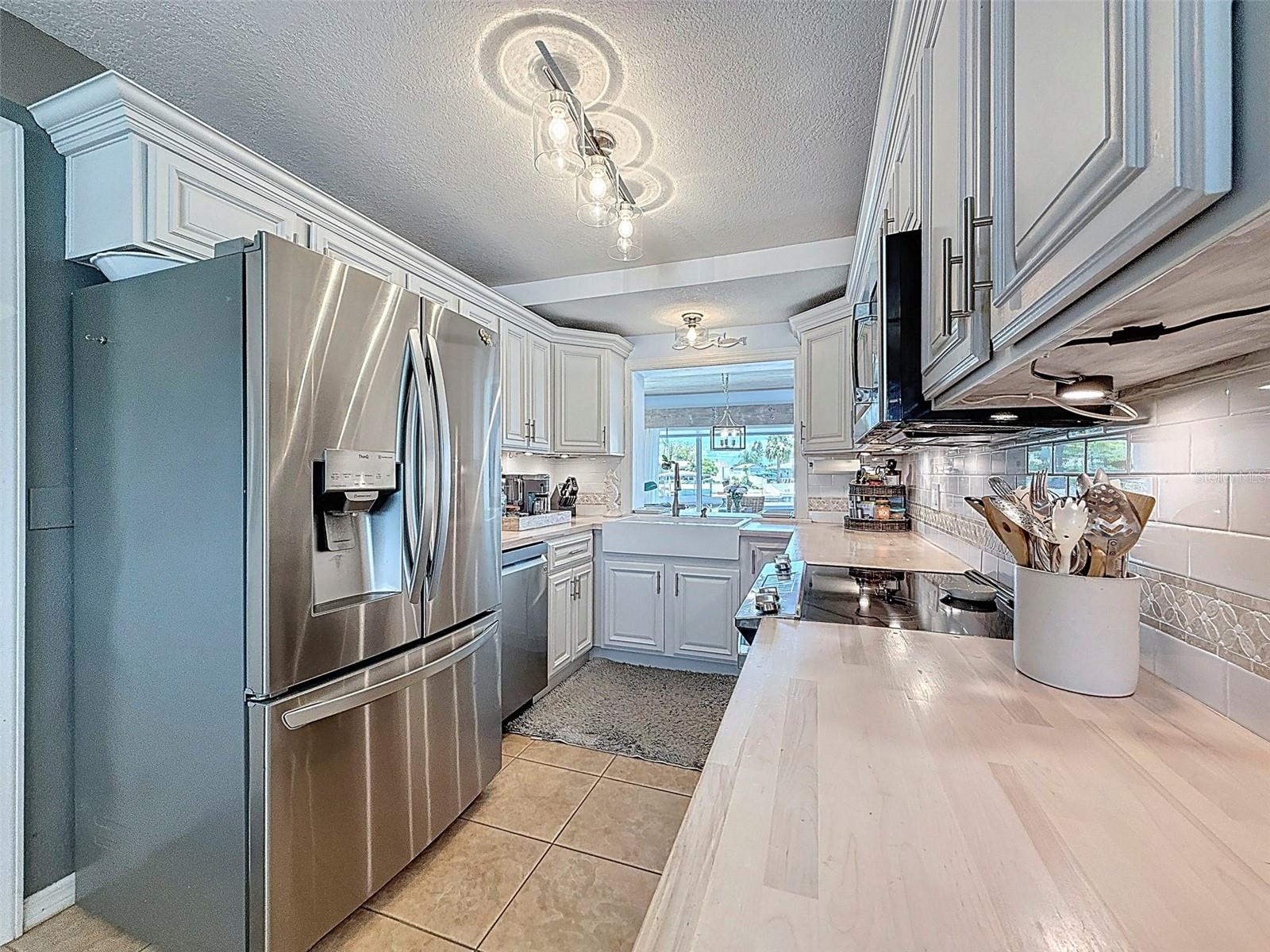 Listing photo id 28 for 12817 2nd Isle