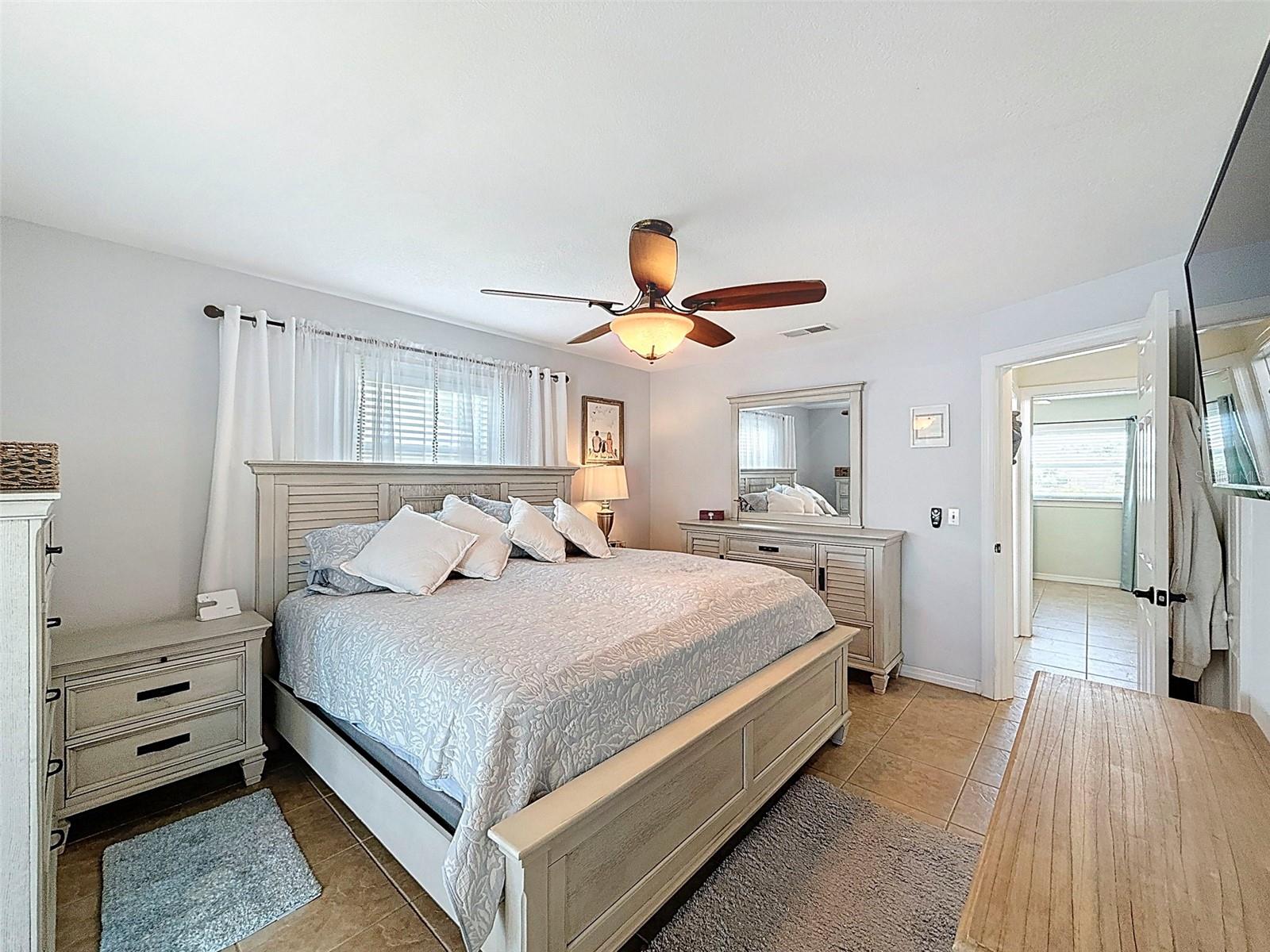 Listing photo id 36 for 12817 2nd Isle