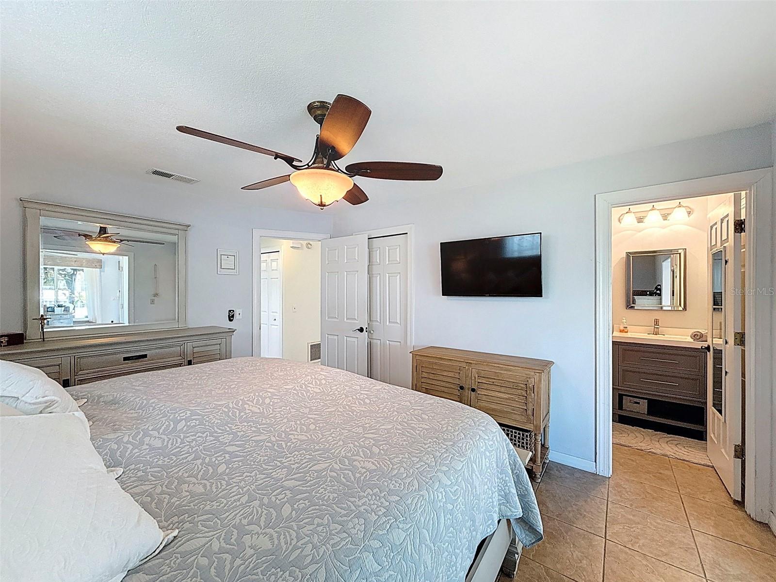 Listing photo id 37 for 12817 2nd Isle