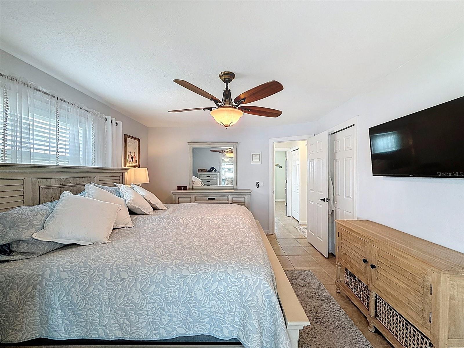Listing photo id 38 for 12817 2nd Isle