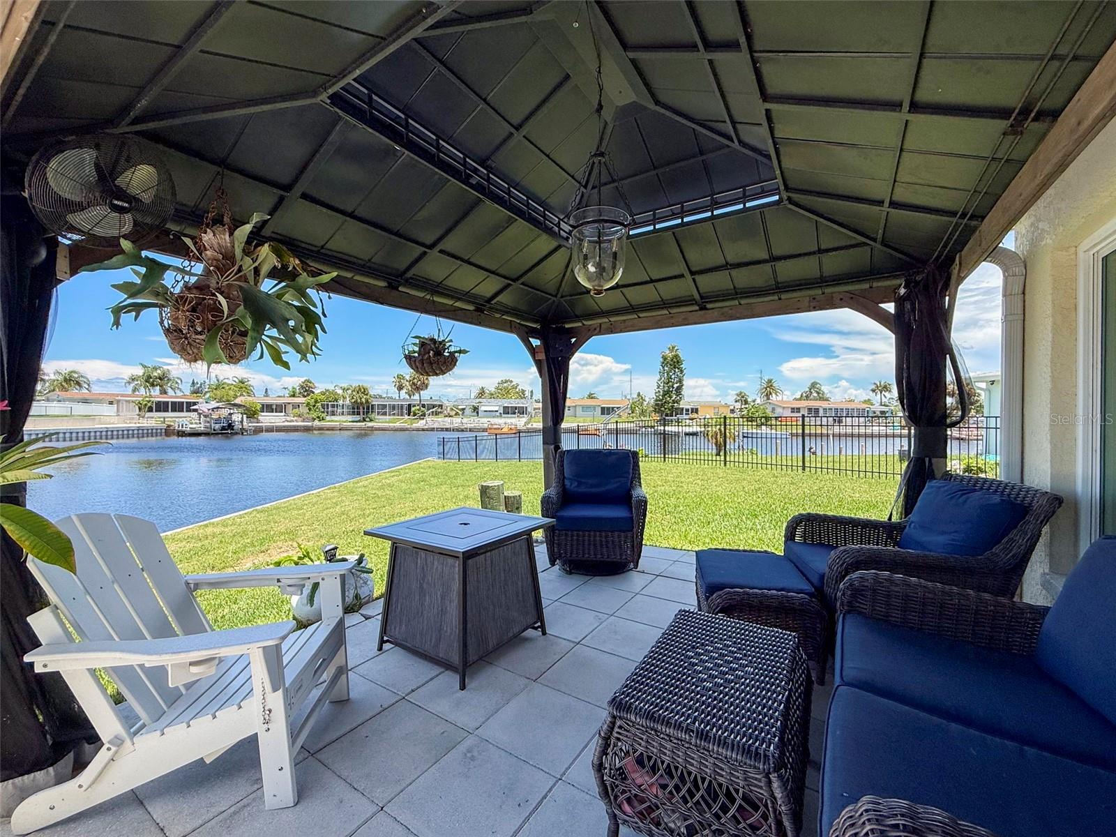 Listing photo id 46 for 12817 2nd Isle