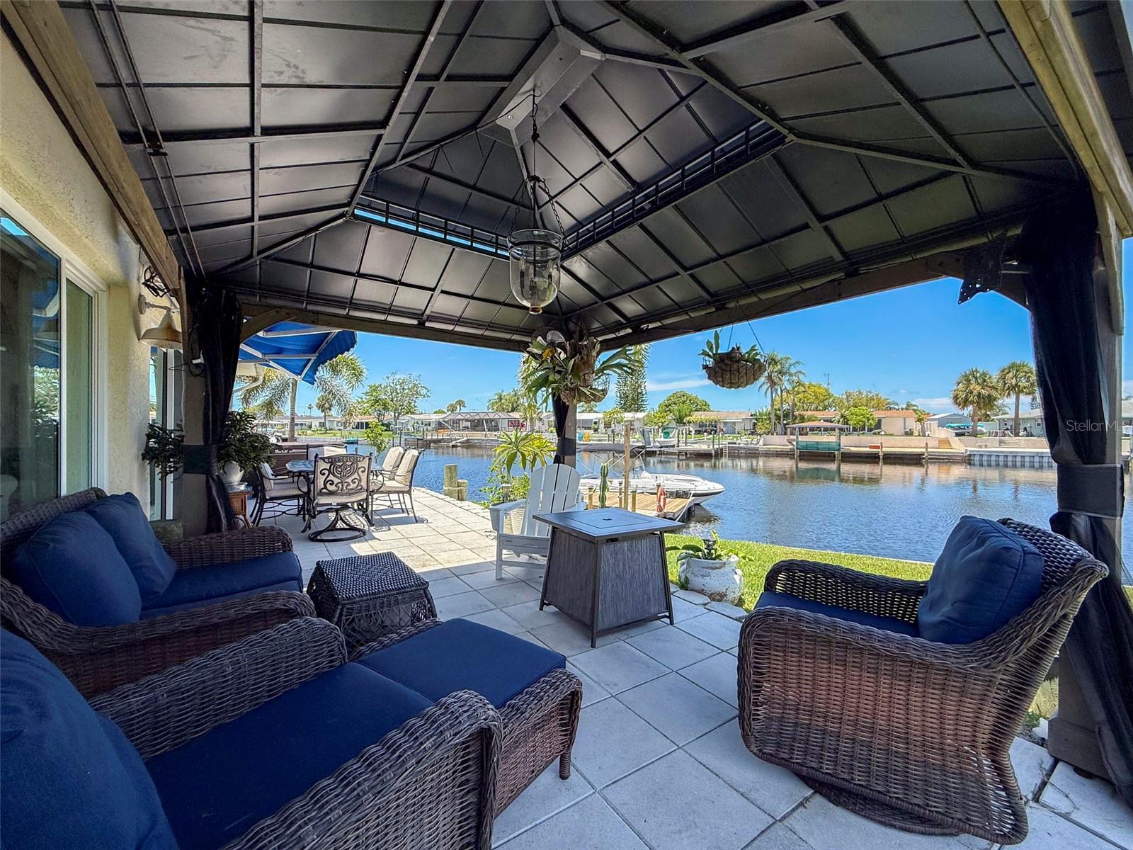 Listing photo id 48 for 12817 2nd Isle