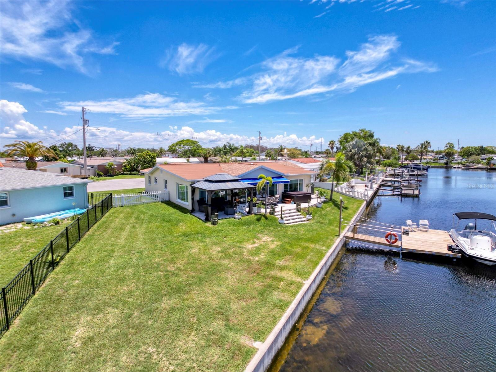 Listing photo id 57 for 12817 2nd Isle