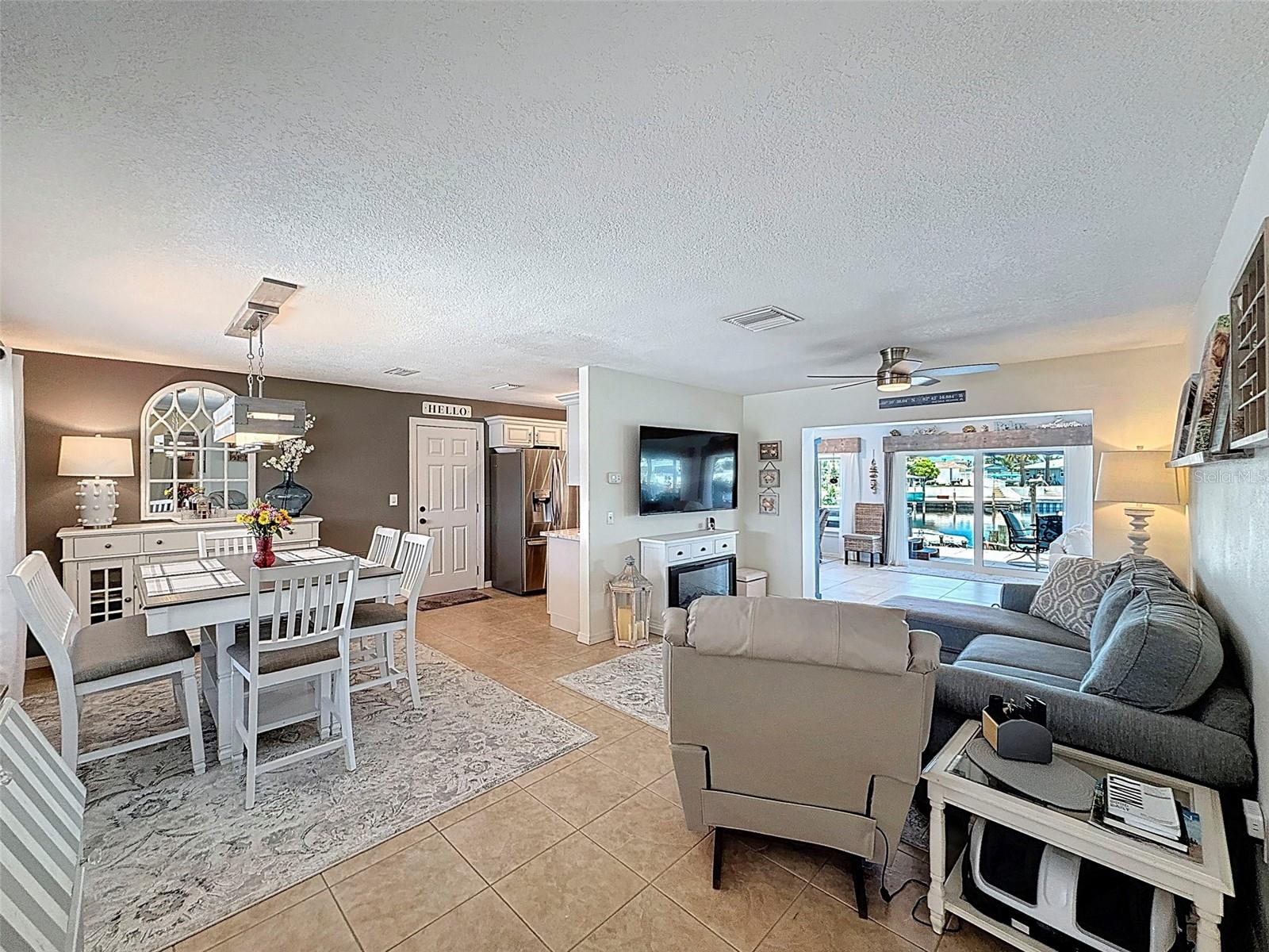 Listing photo id 4 for 12817 2nd Isle