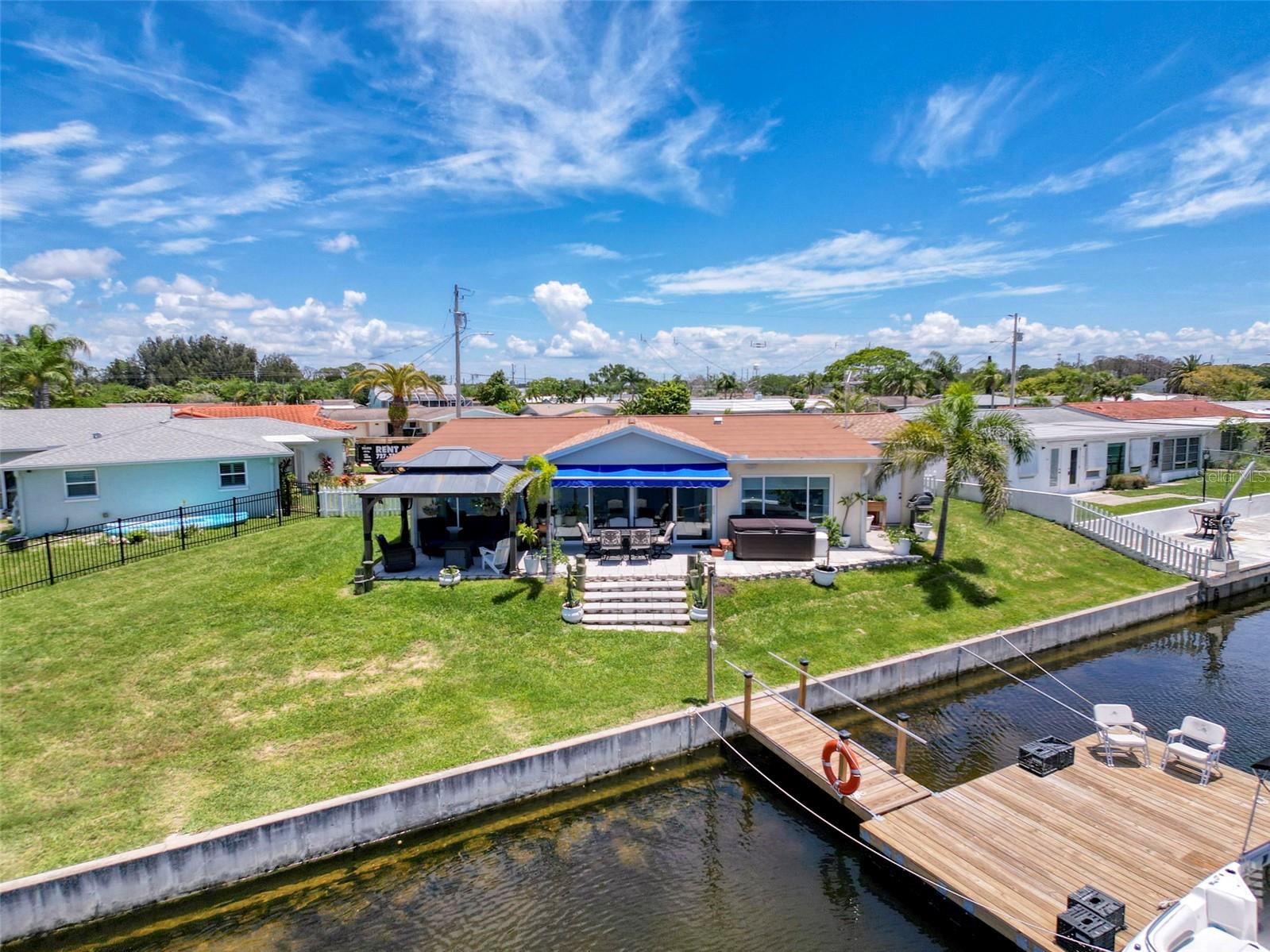 Listing photo id 58 for 12817 2nd Isle