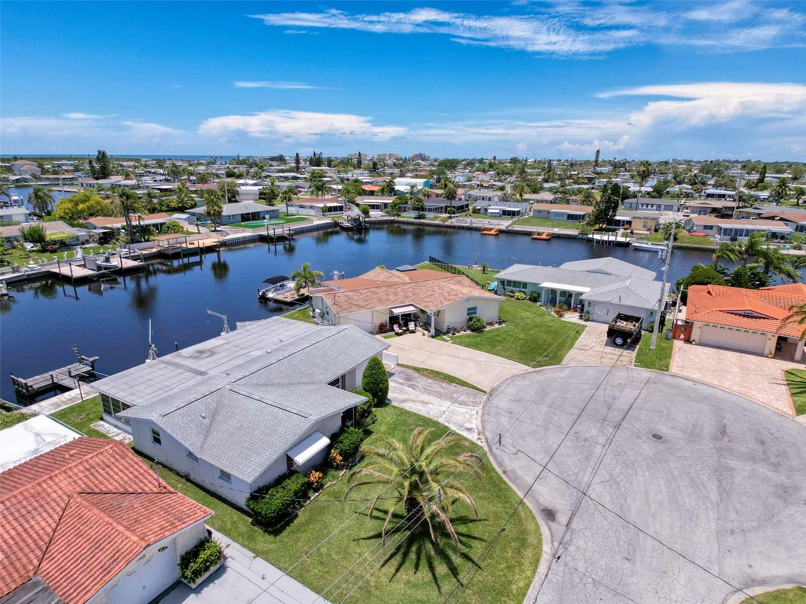 Listing photo id 61 for 12817 2nd Isle