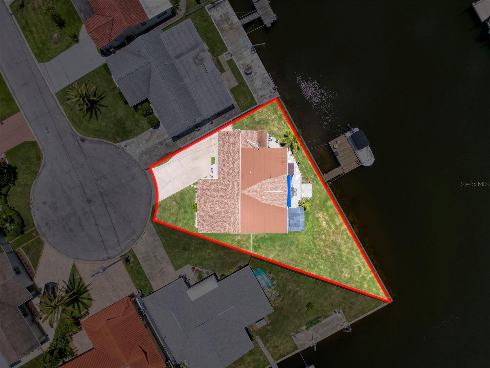 Listing photo id 63 for 12817 2nd Isle