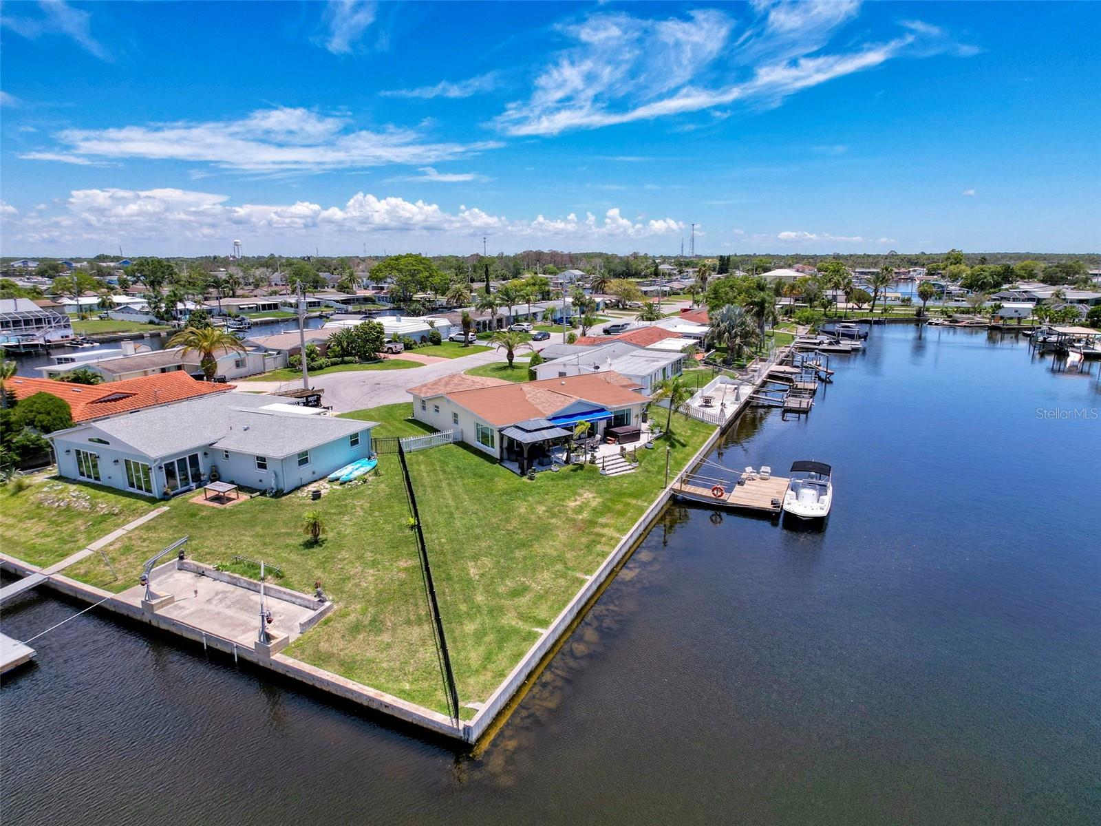 Listing photo id 66 for 12817 2nd Isle