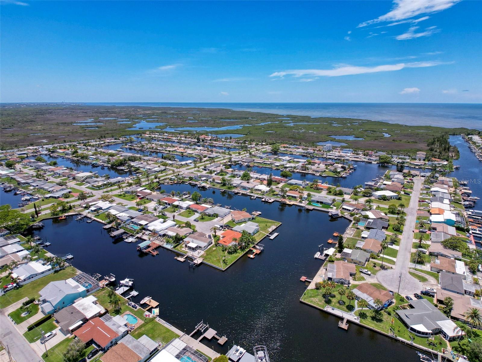 Listing photo id 74 for 12817 2nd Isle