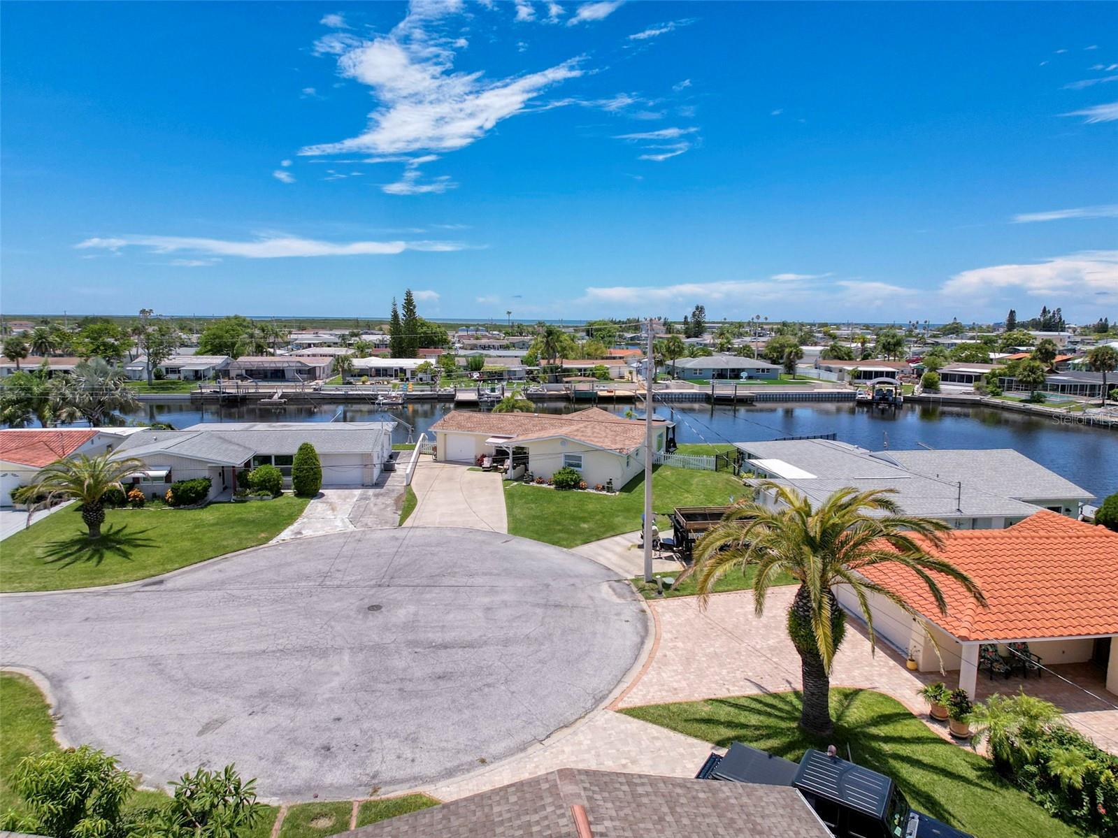 Listing photo id 75 for 12817 2nd Isle