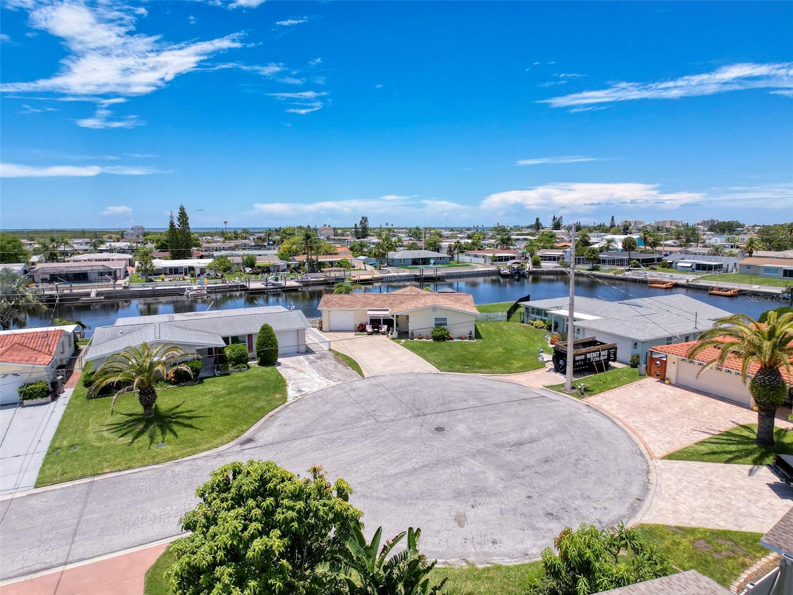Listing photo id 76 for 12817 2nd Isle