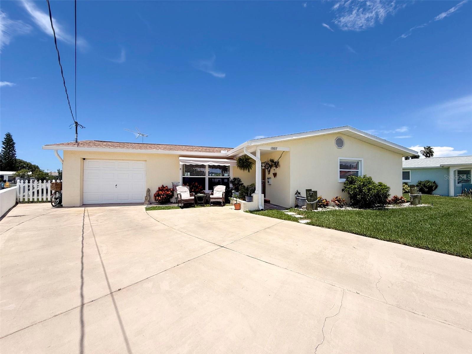 Listing photo id 79 for 12817 2nd Isle