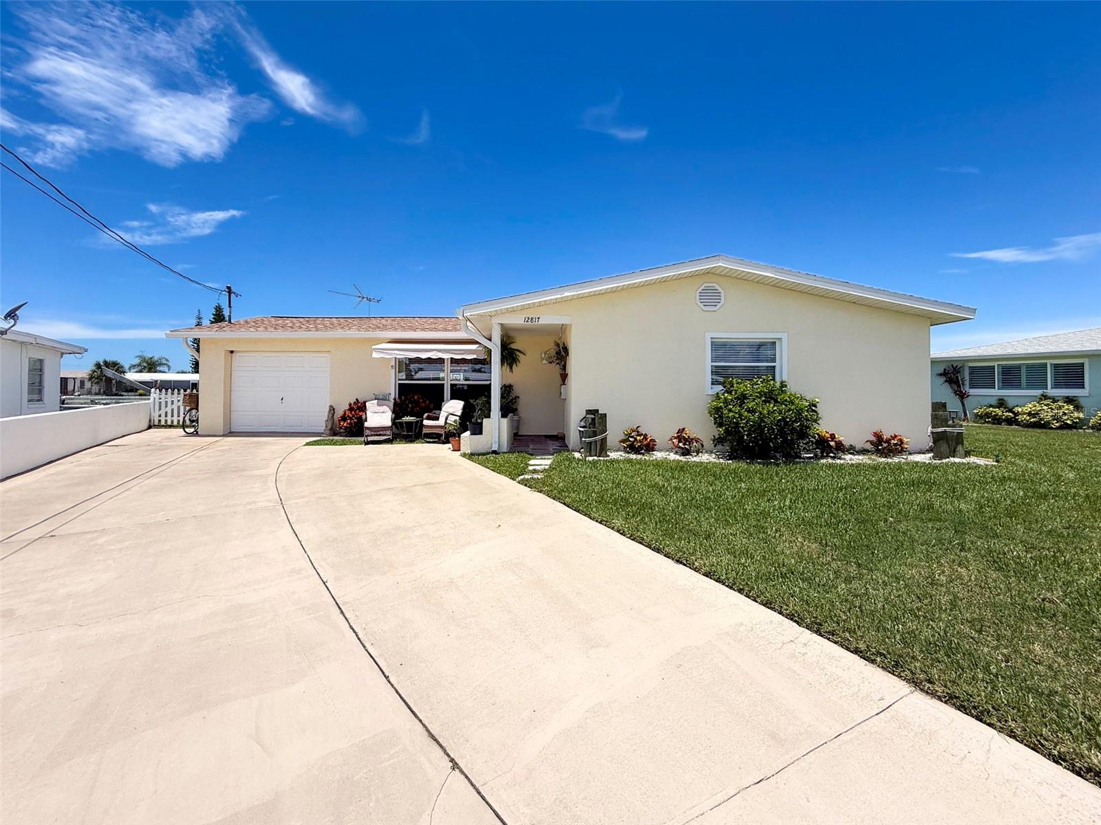 Listing photo id 80 for 12817 2nd Isle