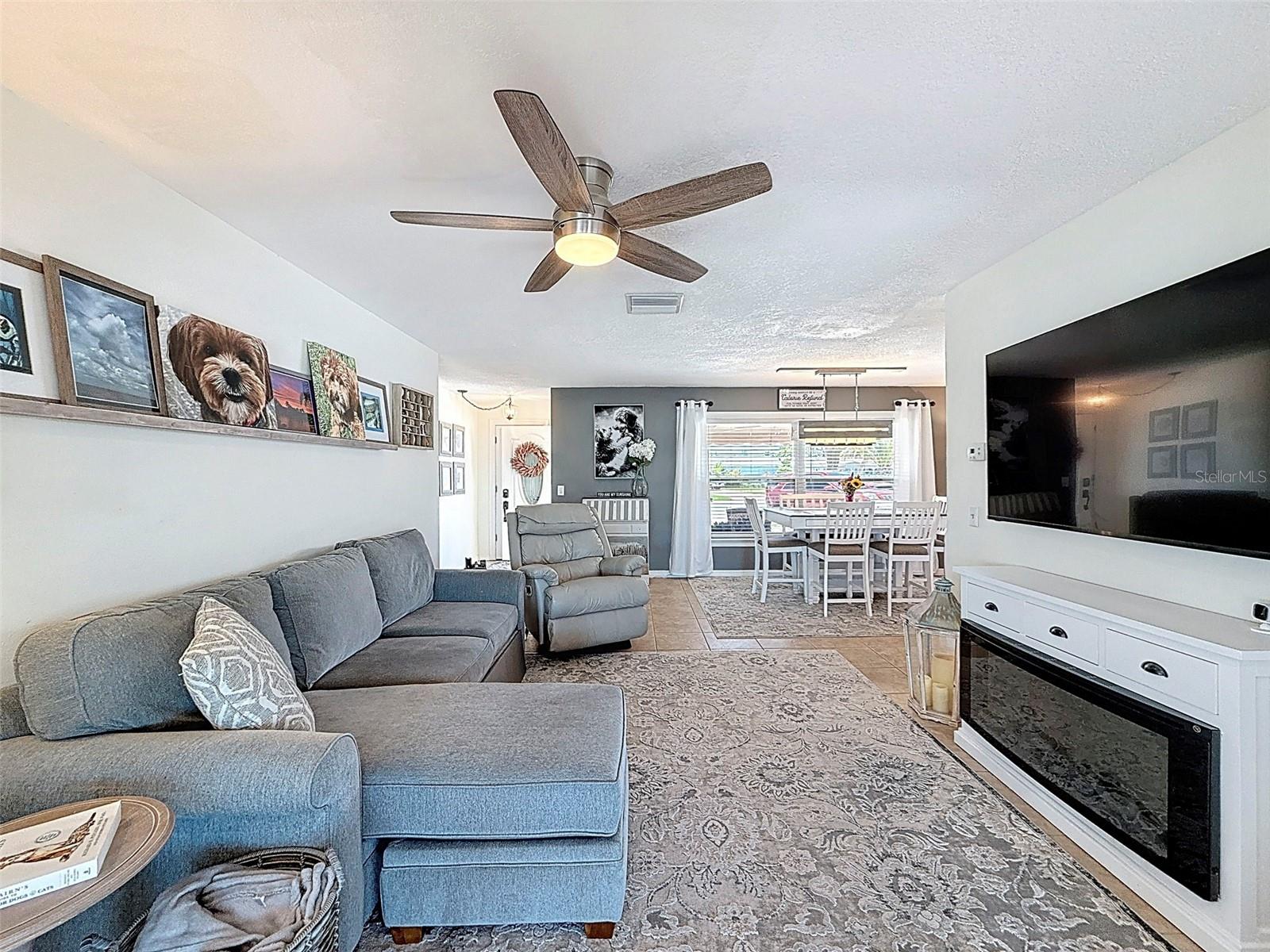 Listing photo id 7 for 12817 2nd Isle