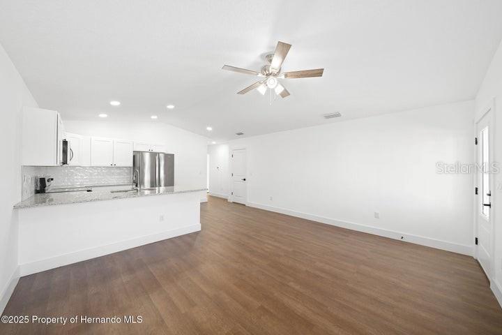 Image 5 of 27 For 8980 Long Lake Avenue