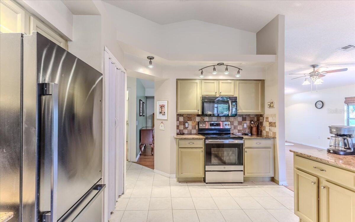 Image 27 of 45 For 11409 Deercroft Court