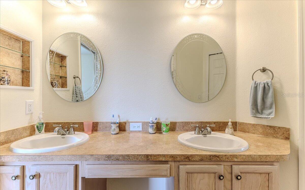 Image 34 of 45 For 11409 Deercroft Court